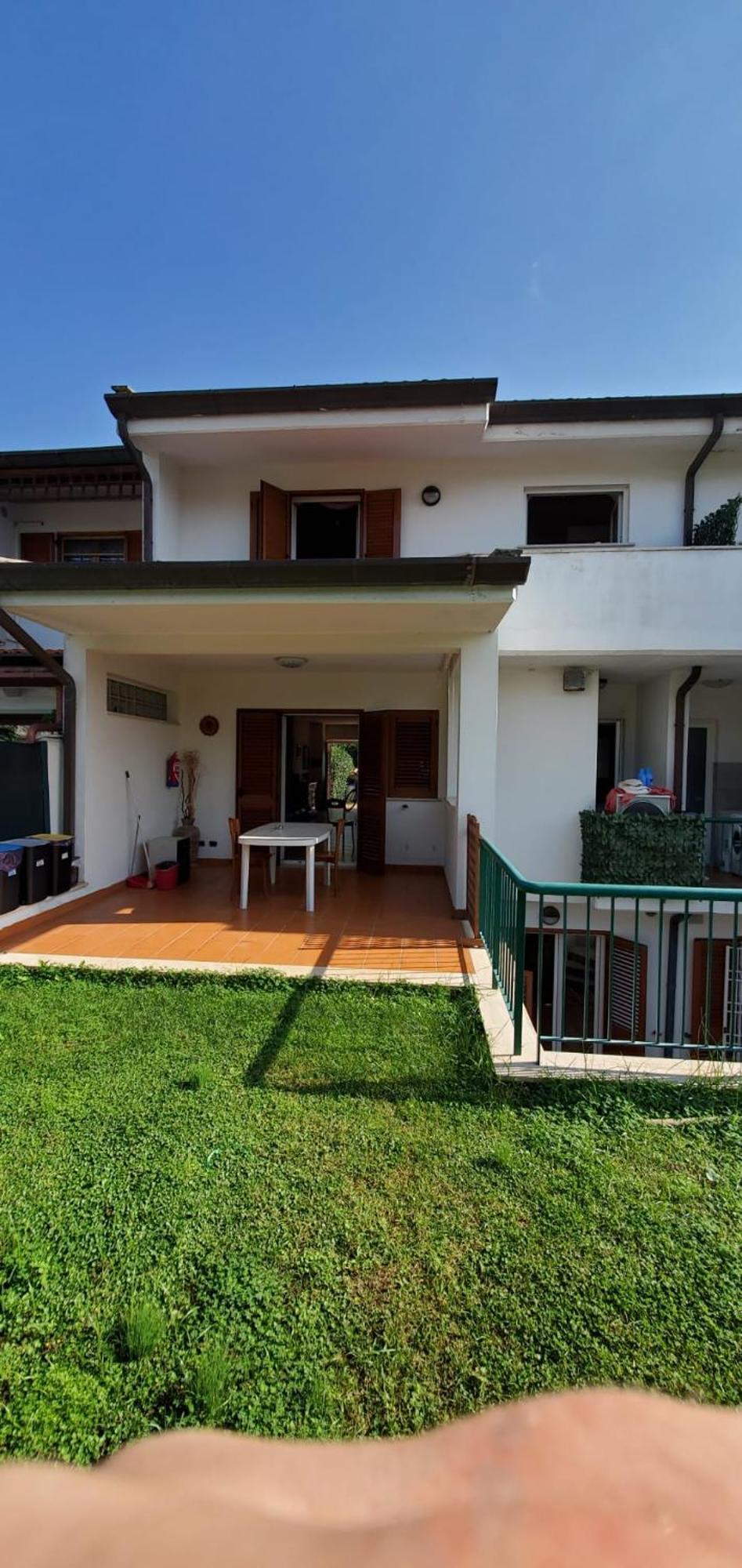 Вилла La Casa Di Ale Латина Экстерьер фото