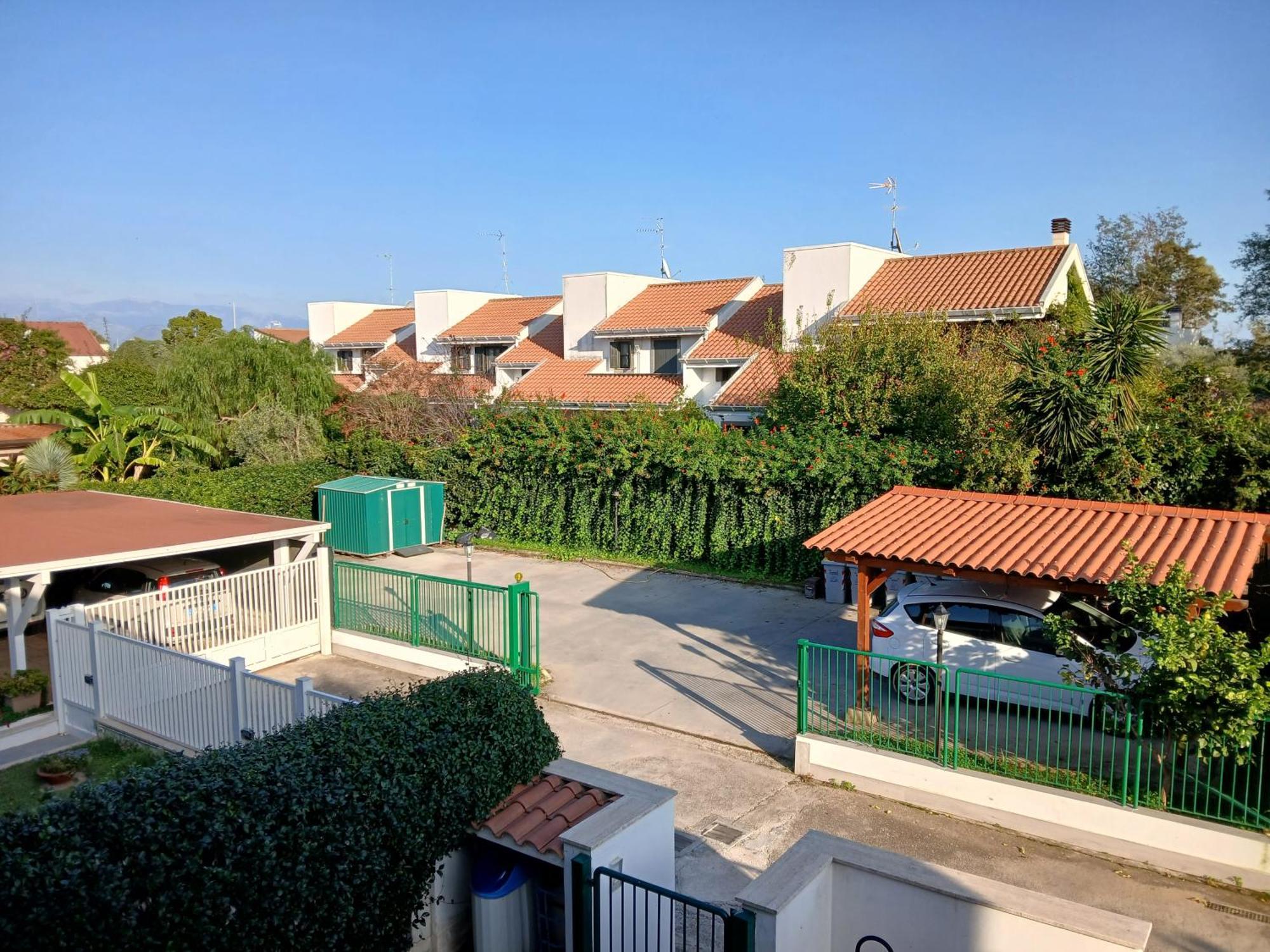 Вилла La Casa Di Ale Латина Экстерьер фото